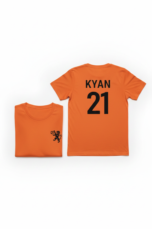 Oranje shirt witte achtergrond